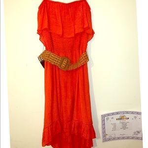 Strapless dress with fashionable belt